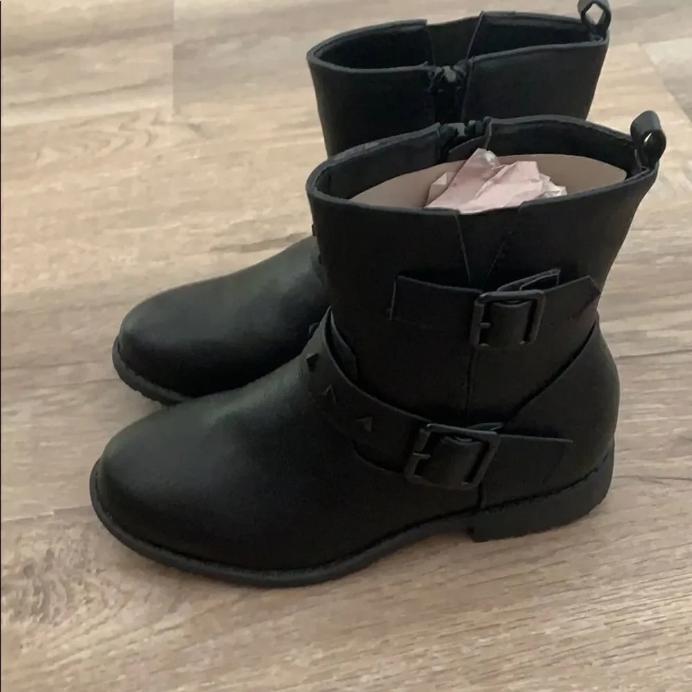 🎉last deal🎉Black studded boots
